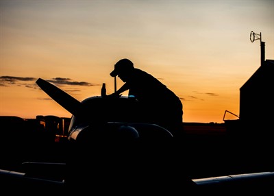 Comte-RM-Silhouette-Plane